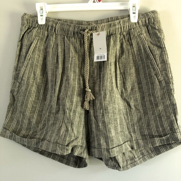 Esmara Pants - NWT Esmara grey striped shorts with pockets 10